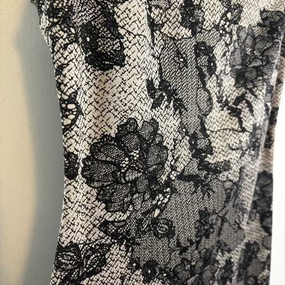 Forever 21 Black Floral Sheath Dress - Picture 3 of 8